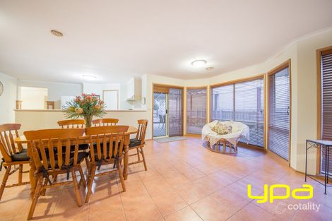 Property photo of 4 Gellion Place Roxburgh Park VIC 3064