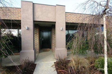 Property photo of 8 Elliotdale Court Alfredton VIC 3350
