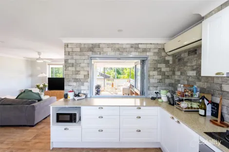 Property photo of 36 Grevillea Drive Varsity Lakes QLD 4227