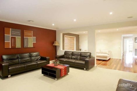 Property photo of 16 Holly Court Gowanbrae VIC 3043