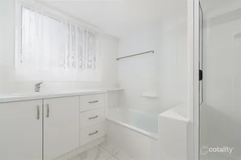 Property photo of 8/4 Pittsbay Crescent Boyne Island QLD 4680