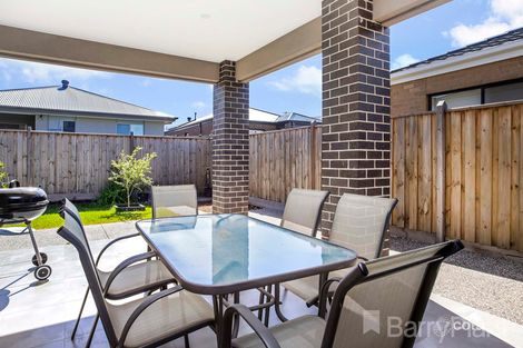 Property photo of 33 Greenhaven Drive Greenvale VIC 3059