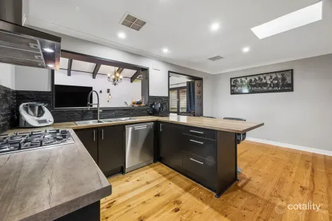 Property photo of 7 Braes Close Happy Valley SA 5159