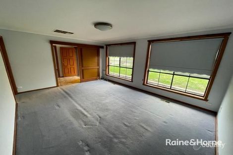 Property photo of 21 Strickland Avenue Mill Park VIC 3082