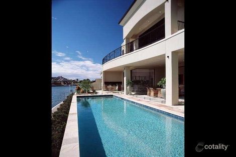 13 Hampton Ct, Paradise Point, QLD 4216