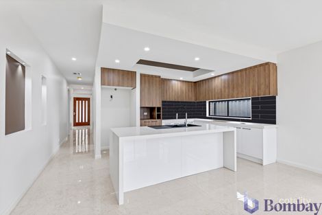 Property photo of 28 Angophora Crescent Craigieburn VIC 3064