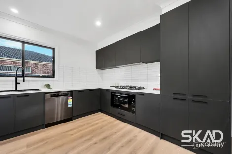 Property photo of 9 Swansea Court Craigieburn VIC 3064