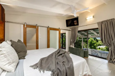 Property photo of 7 Charlekata Close Freshwater QLD 4870