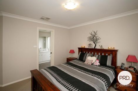 Property photo of 92 Mima Street Glenfield Park NSW 2650