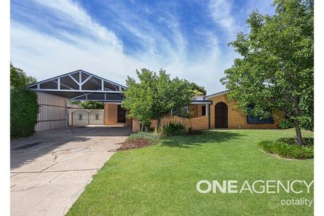2 Melkin Ave, Glenfield Park, NSW 2650