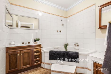 Property photo of 22 Lakeside Drive Emerald VIC 3782