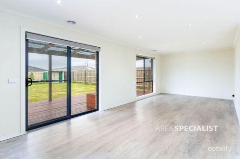 Property photo of 105 Melissa Way Pakenham VIC 3810