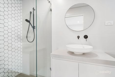 Property photo of 3 Wilga Close Casula NSW 2170