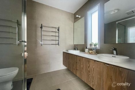 Property photo of 39 Meyer Crescent Clyde North VIC 3978