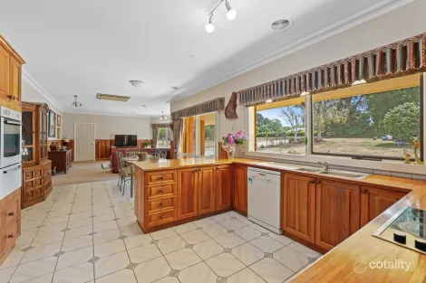 Property photo of 1 Surman Court Drouin VIC 3818