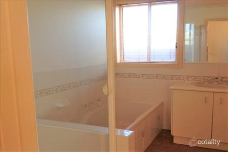 Property photo of 17 Illawong Grove Werribee VIC 3030