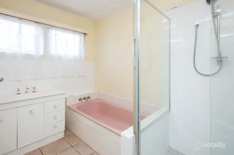Property photo of 10 Swallow Avenue Paradise Point QLD 4216