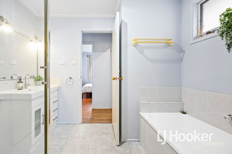 Property photo of 104 Oaktree Drive Hampton Park VIC 3976