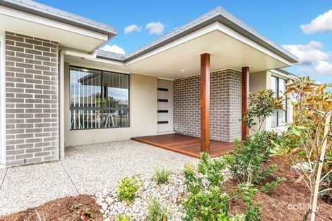 Property photo of 22 Lakeside Crescent Ningi QLD 4511