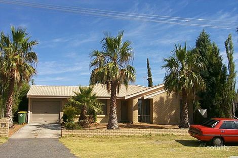 18 Hemingway Dr, Camillo, WA 6111