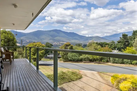 6 Charles St, Tawonga, VIC 3697