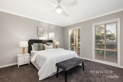 Property photo of 24 Shelly Crescent Beaumont Hills NSW 2155