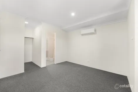 Property photo of 6 Laguardia Loop Port Kennedy WA 6172