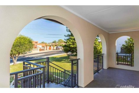 Property photo of 8 Milverton Avenue Karrinyup WA 6018