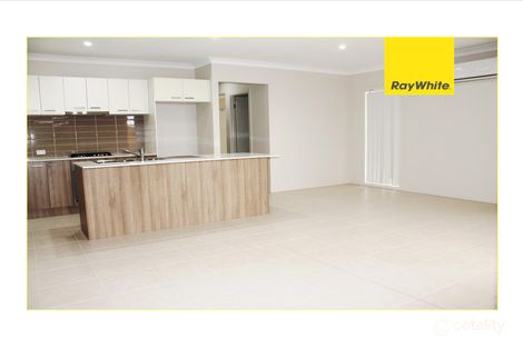 Property photo of 24 Fairwater Drive Point Cook VIC 3030
