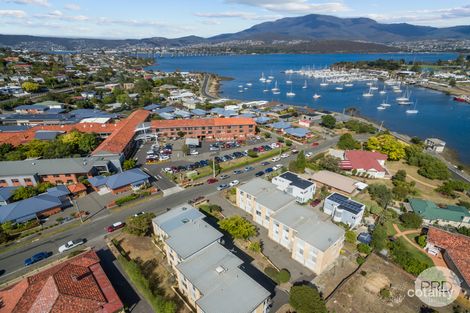 2/8 Ballawinnie Rd, Lindisfarne, TAS 7015