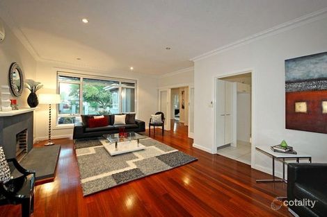 Property photo of 18 Greenview Court Bentleigh East VIC 3165
