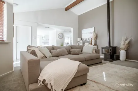 8 Douglas St, Castletown, WA 6450