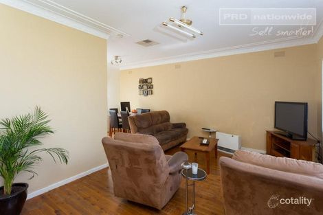 Property photo of 2 Meadow Street Kooringal NSW 2650