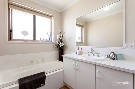 Property photo of 10 Baystone Court Mount Martha VIC 3934