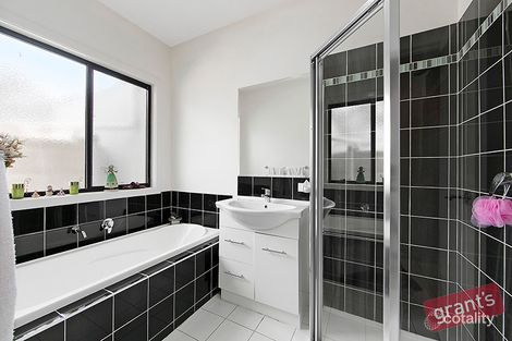 Property photo of 2/2 Johnston Avenue Eumemmerring VIC 3177