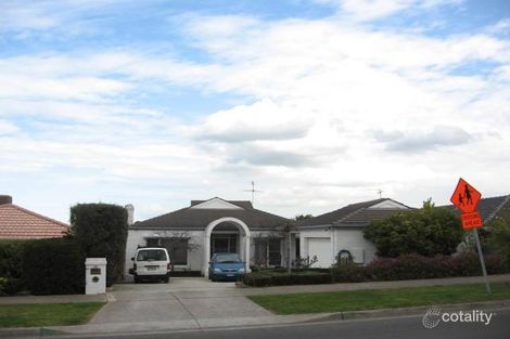 35 Edrington Park Dr, Berwick, VIC 3806