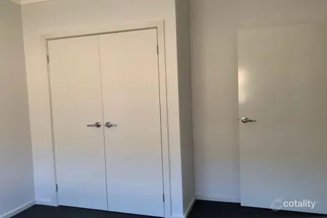 Property photo of 5 Canning Drive Mickleham VIC 3064