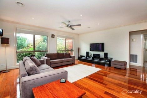 Property photo of 23 Penlow Court Hillside VIC 3037