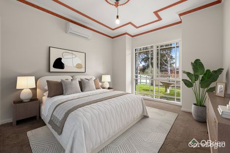 Property photo of 15 Adelong Court Berwick VIC 3806