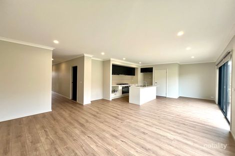 18 Newfoundland Cct, Bonnie Brook, VIC 3335