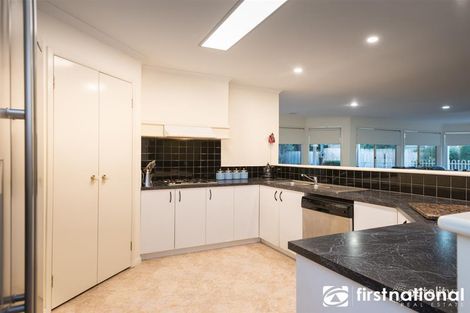 Property photo of 37 Thomas Place Pakenham VIC 3810