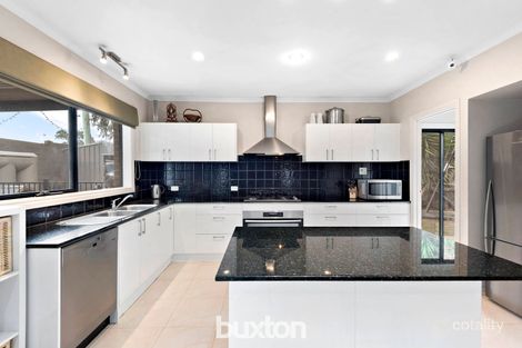 Property photo of 24 Williamson Close Mordialloc VIC 3195