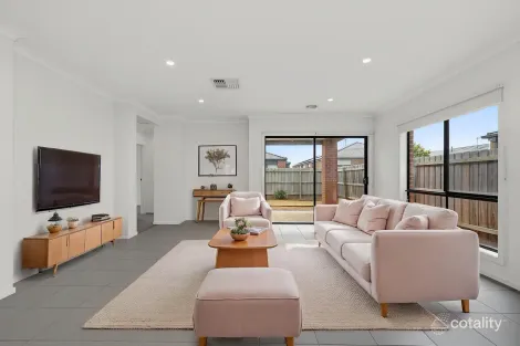 Property photo of 43 Alcantara Boulevard Wallan VIC 3756