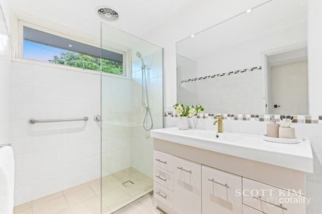 Property photo of 1 Ayr Court Glen Waverley VIC 3150