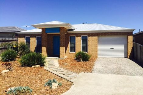 18 Pearl Bay Passage, St Leonards, VIC 3223