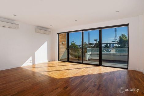 Property photo of 32 Wattle Road Docklands VIC 3008