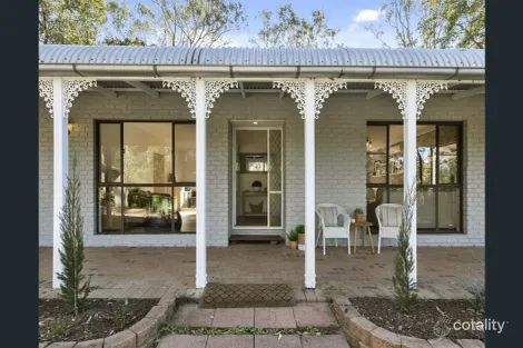 26 Whiteside Rd, Whiteside, QLD 4503