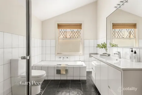 Property photo of 67 Narrawong Road Caulfield South VIC 3162