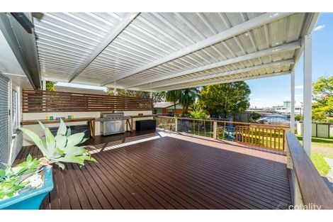 33 Ashbourne Tce, Biggera Waters, QLD 4216
