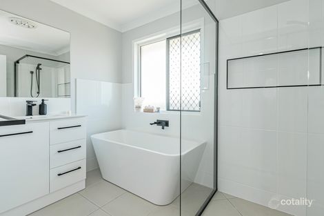 Property photo of 3 Mipia Drive Boyne Island QLD 4680